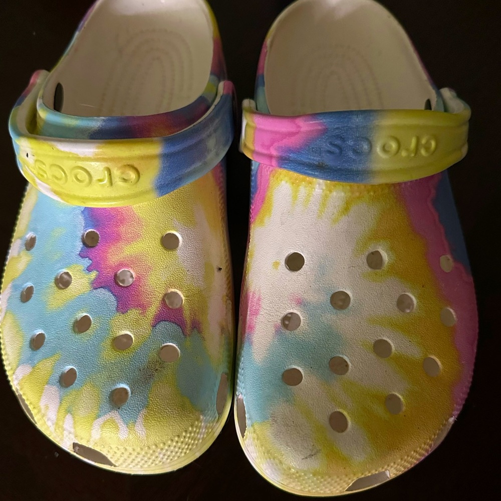 Women’s rainbow crocs size 8